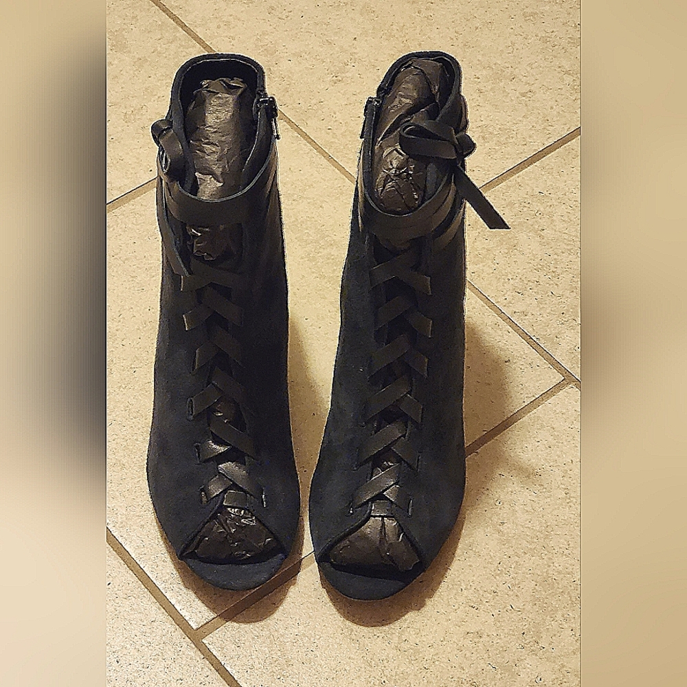 Aerosoles Pretty Bird booties